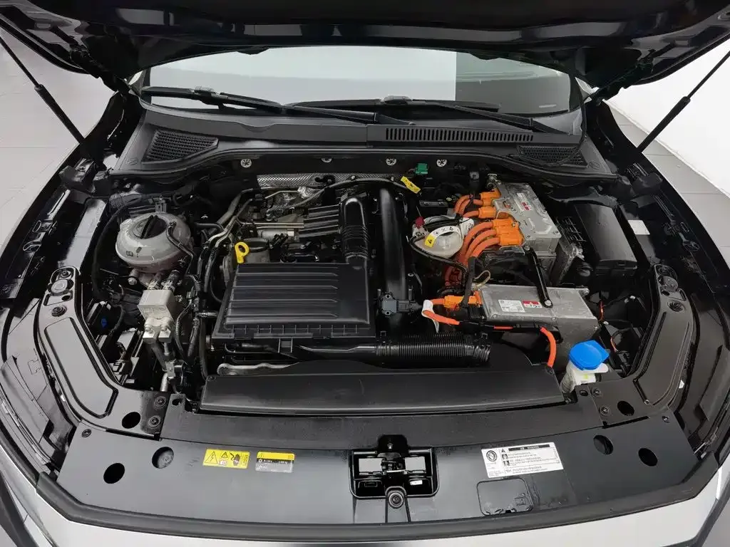 Volkswagen 帕萨特插电混动 — фото 6
