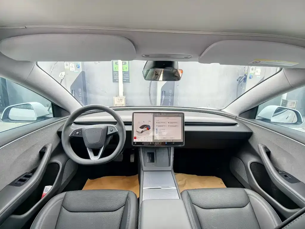 Tesla Model 3 — фото 7