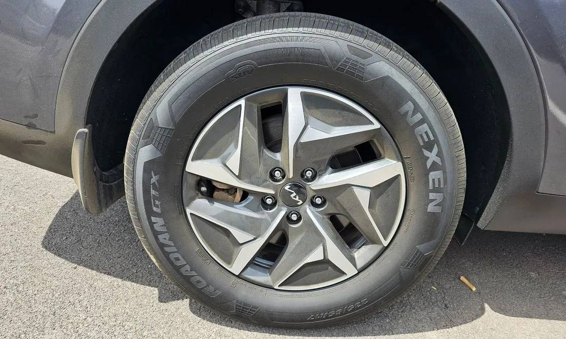 Kia Sorento — фото 8