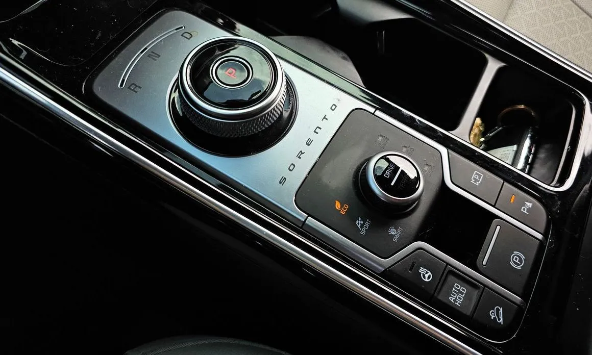 Kia Sorento — фото 6
