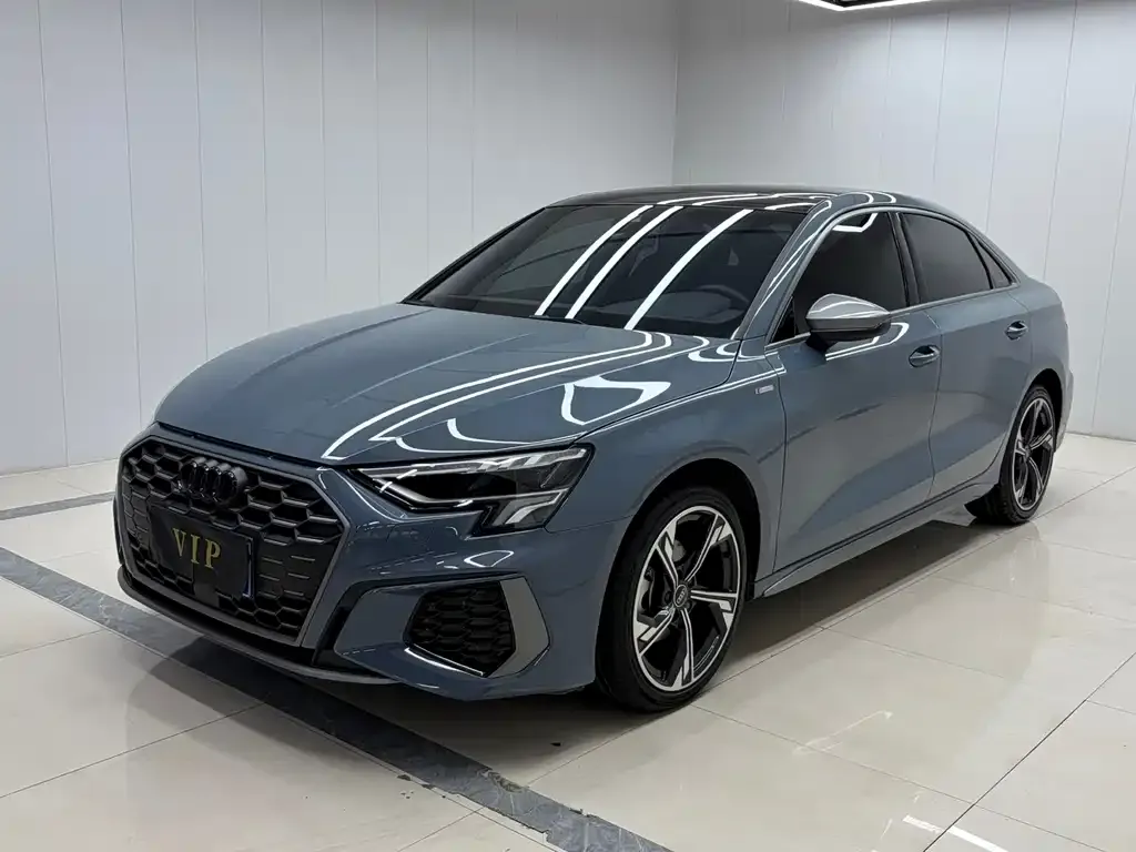 Audi A3 — фото 1