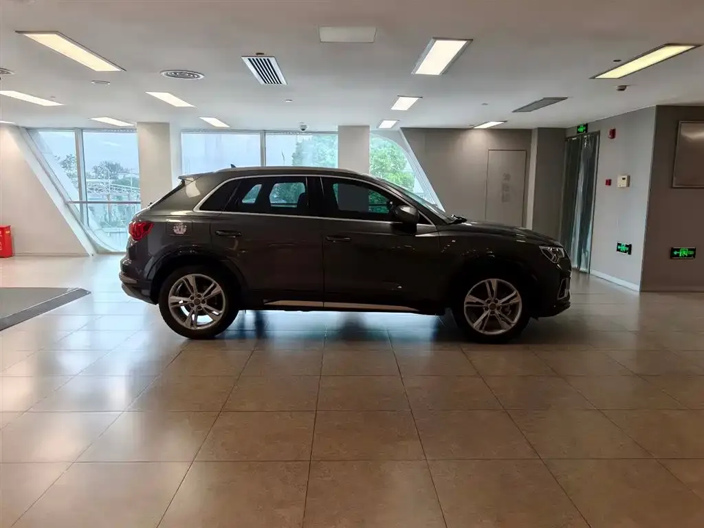 Audi Q3 — фото 10