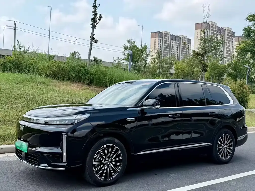 Geely Galaxy M9 — фото 1