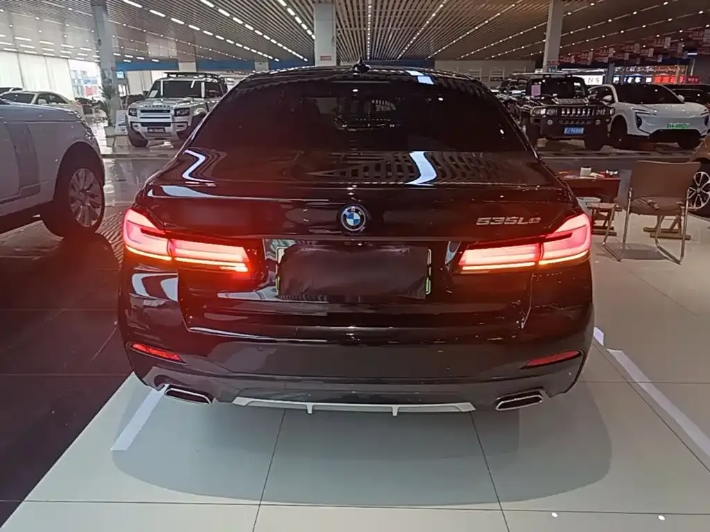 BMW 5 Series New Energy — фото 7