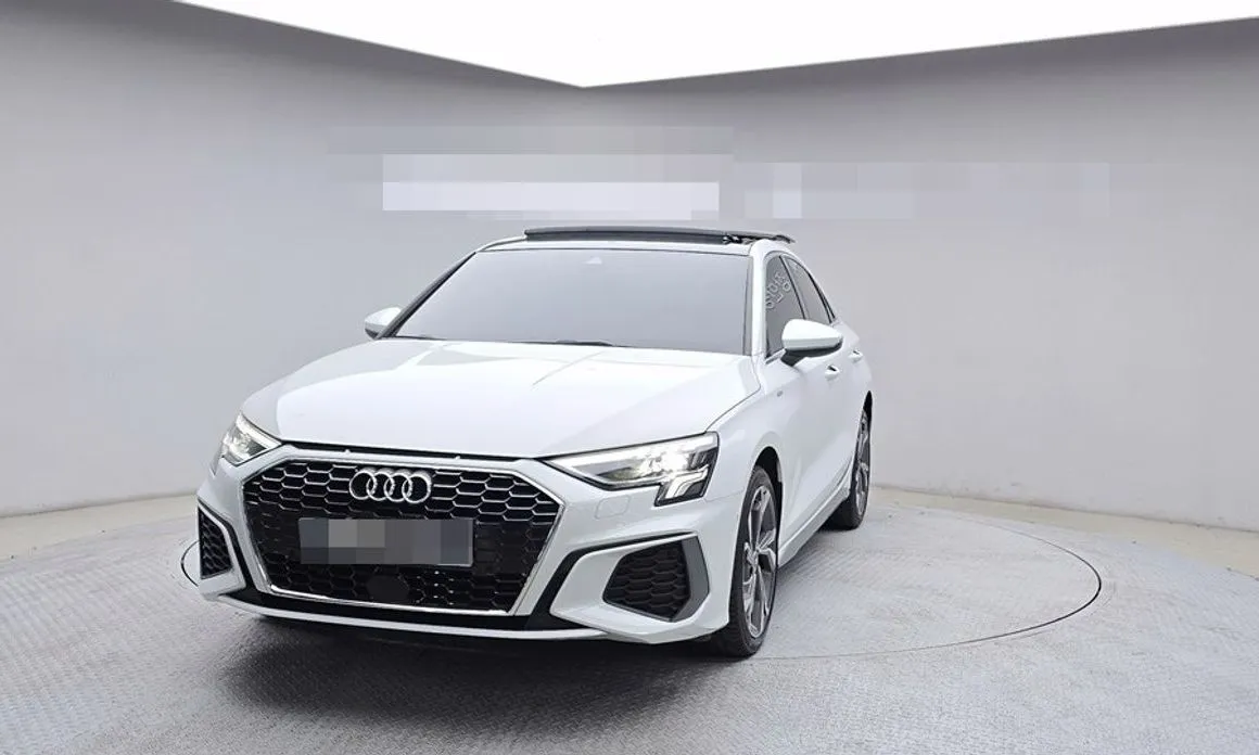 Audi A3 — фото 1
