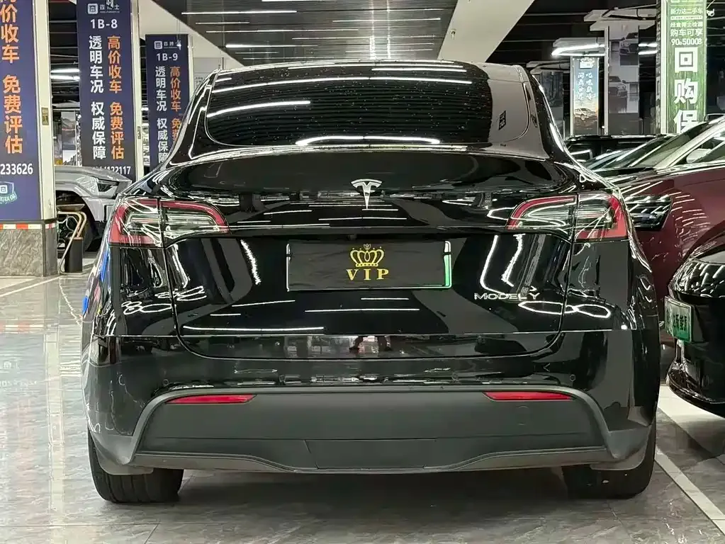 Tesla Model Y — фото 6