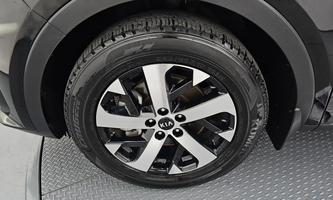 Kia Sorento — фото 9