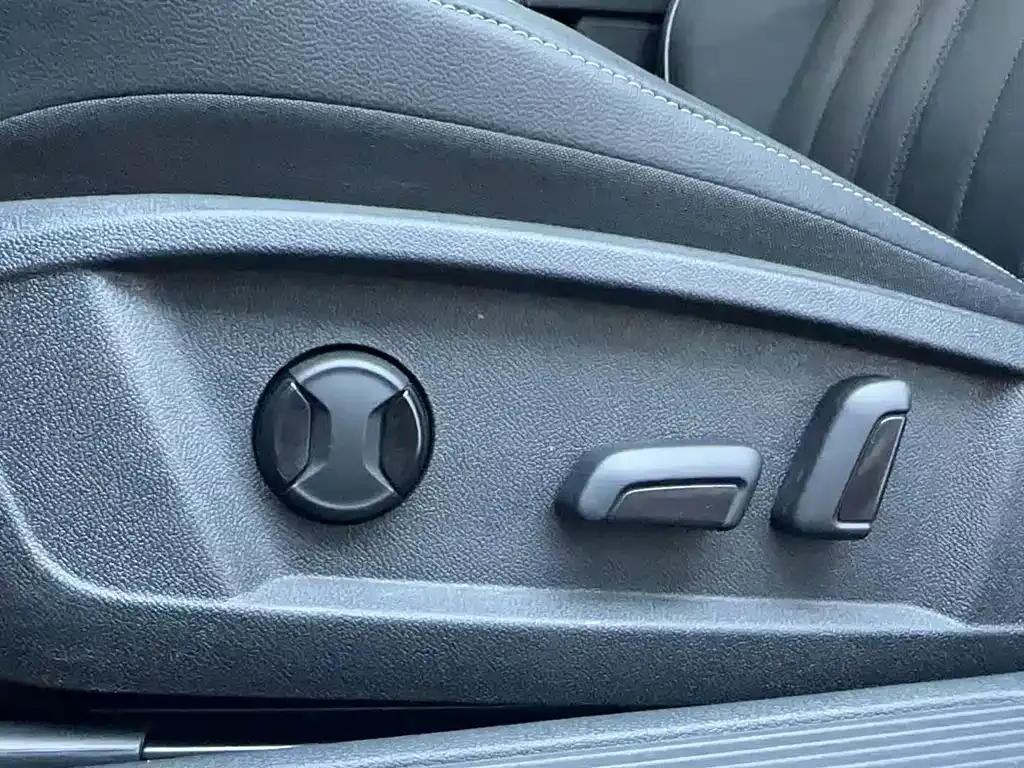 Volkswagen Passat — фото 9