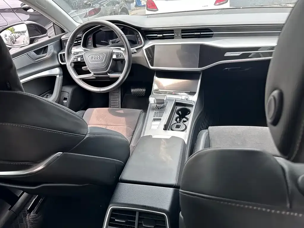Audi A7L — фото 5