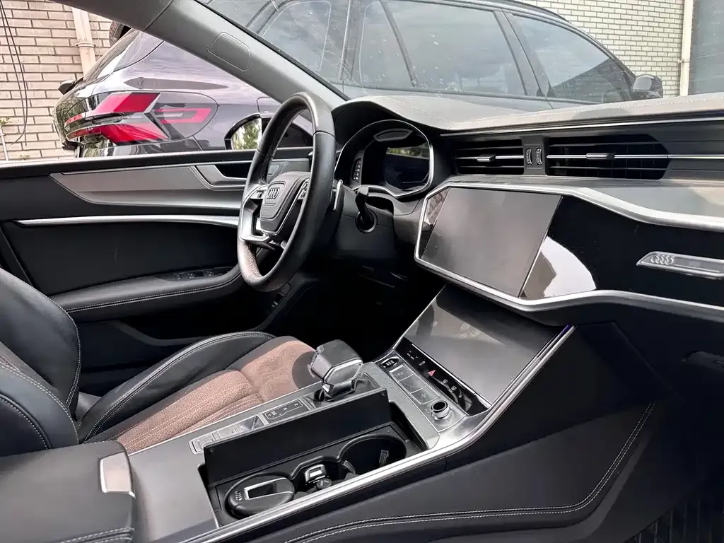 Audi A7L — фото 6