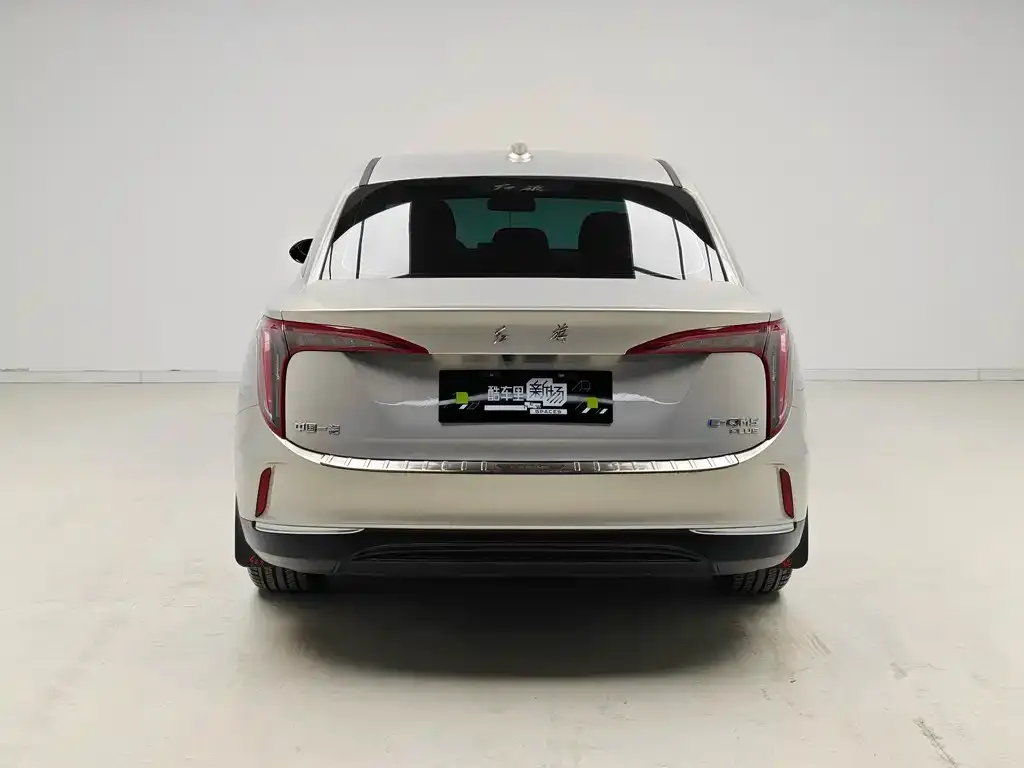 Hongqi E-QM5 — фото 3