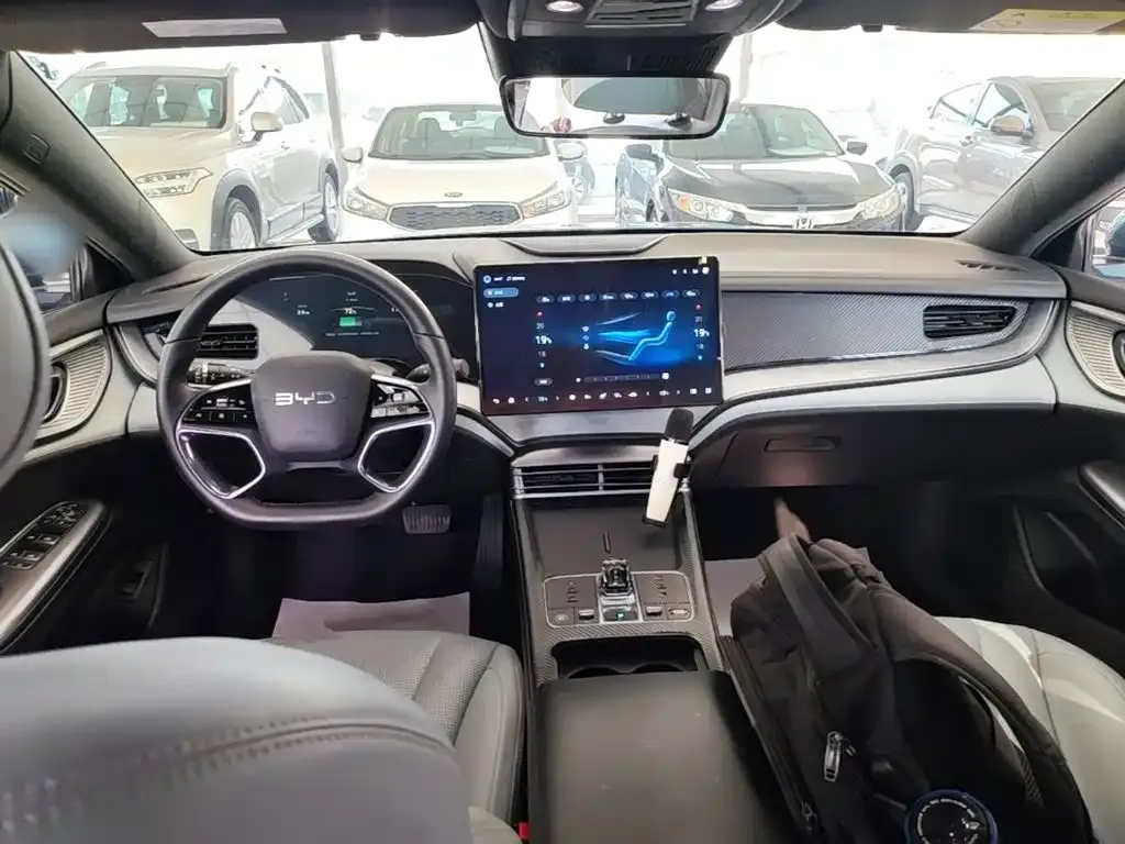BYD Seal — фото 4