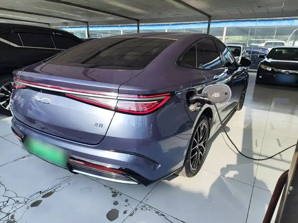 BYD Seal — фото 7