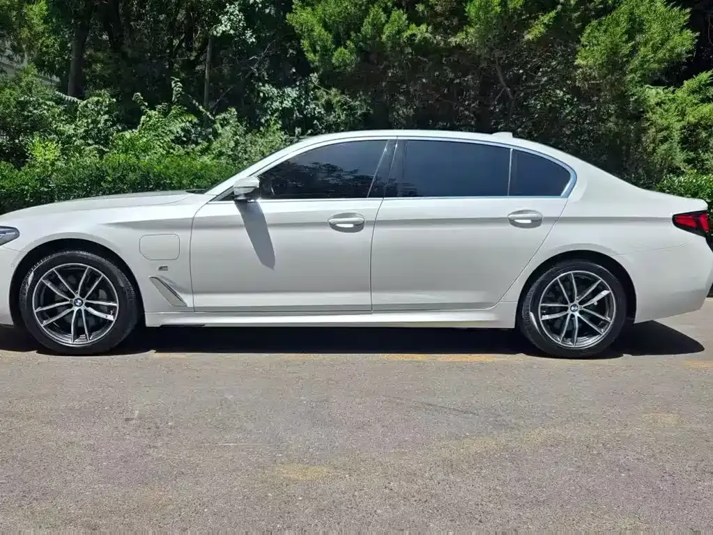 BMW 5 Series New Energy — фото 3