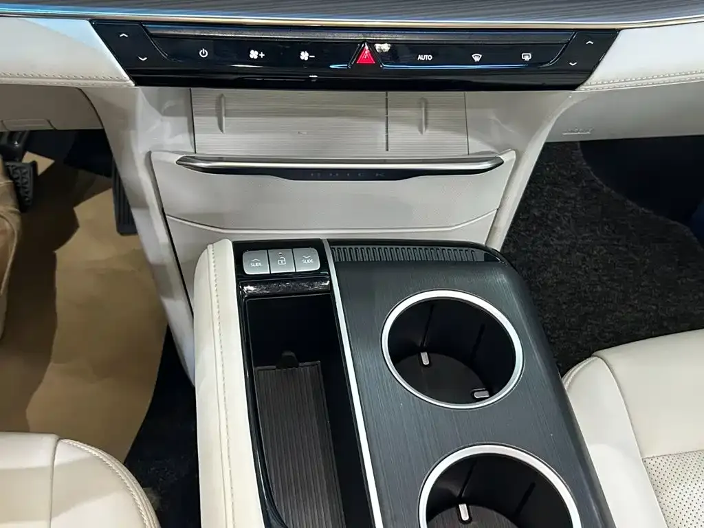 Buick GL8 Hybrid — фото 3