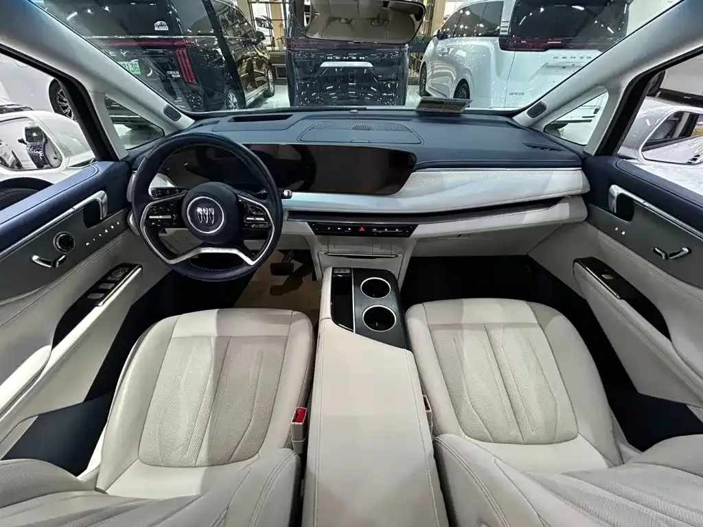 Buick GL8 Hybrid — фото 10