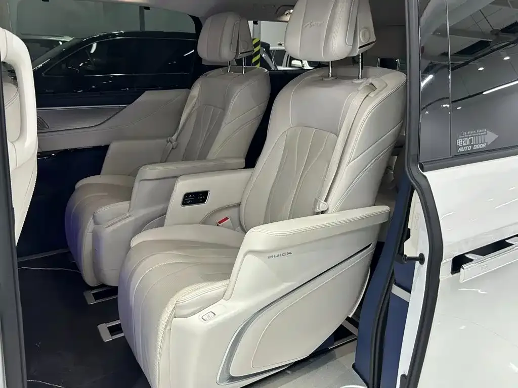 Buick GL8 Hybrid — фото 8