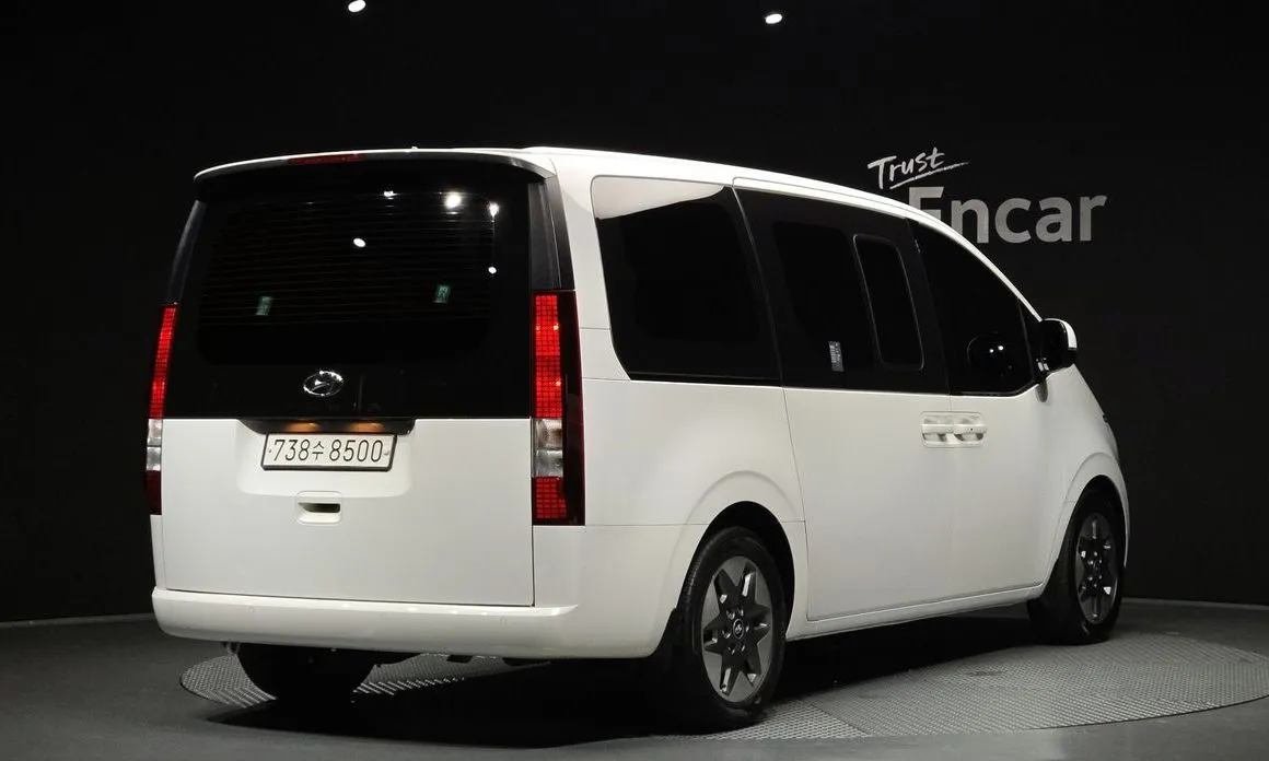 Hyundai Staria — фото 3