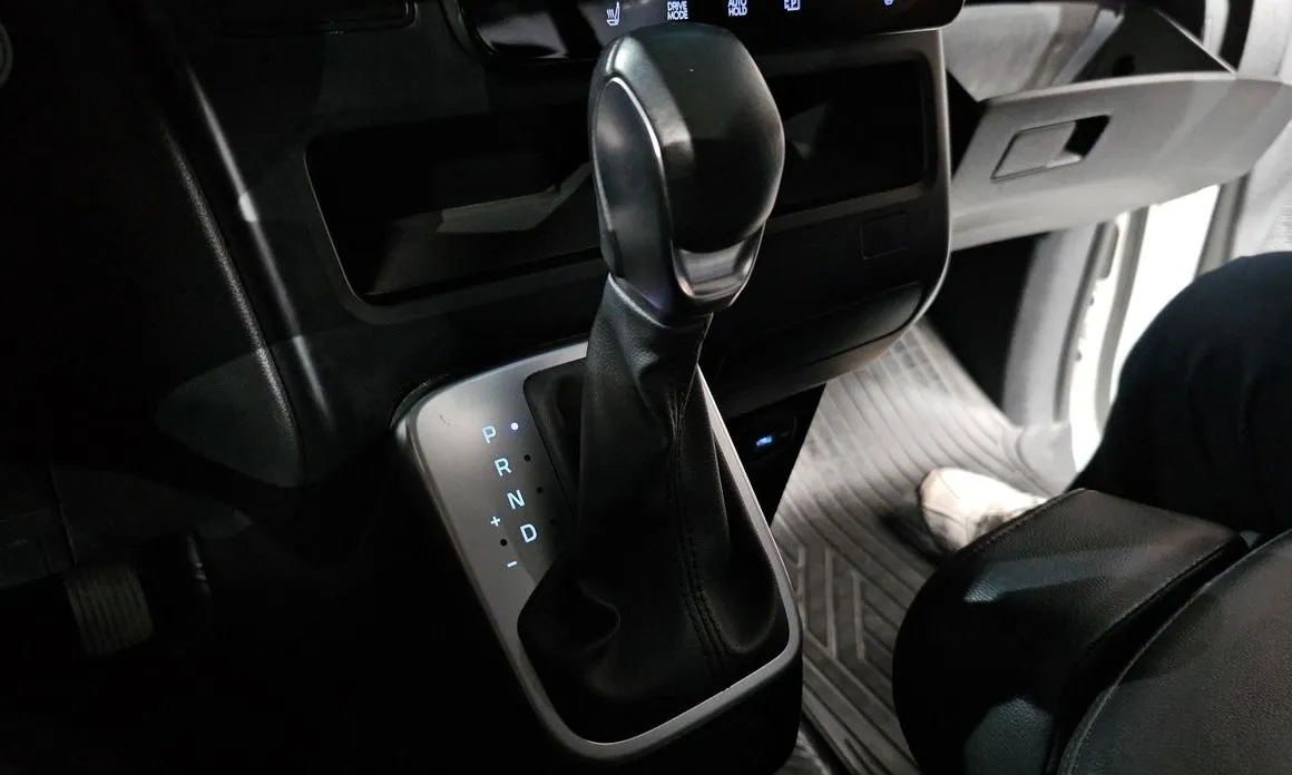 Hyundai Staria — фото 2