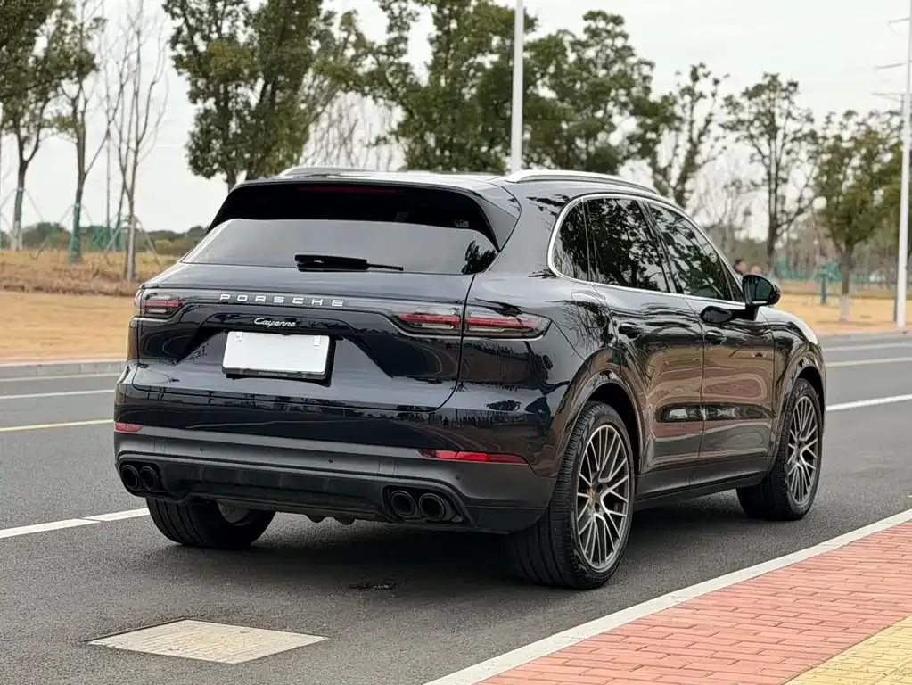 Porsche Cayenne — фото 5