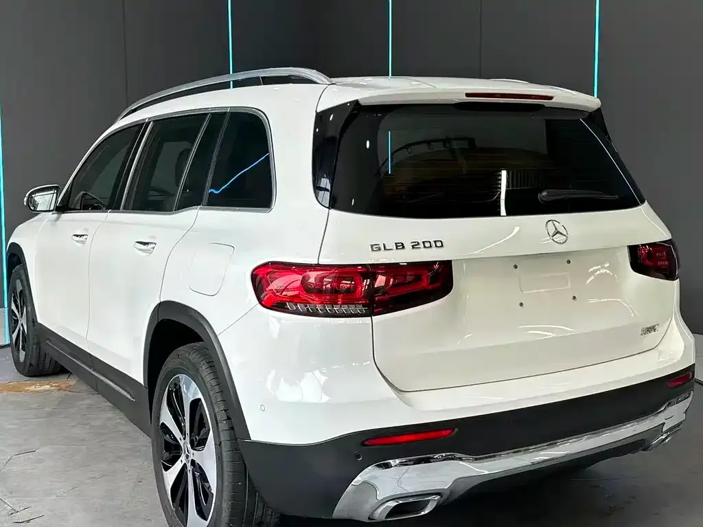 Mercedes-Benz GLB — фото 6