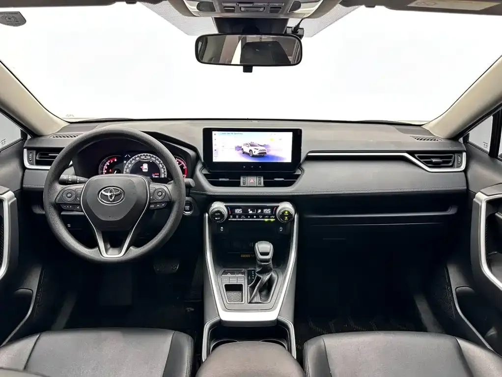 Toyota RAV4 — фото 6