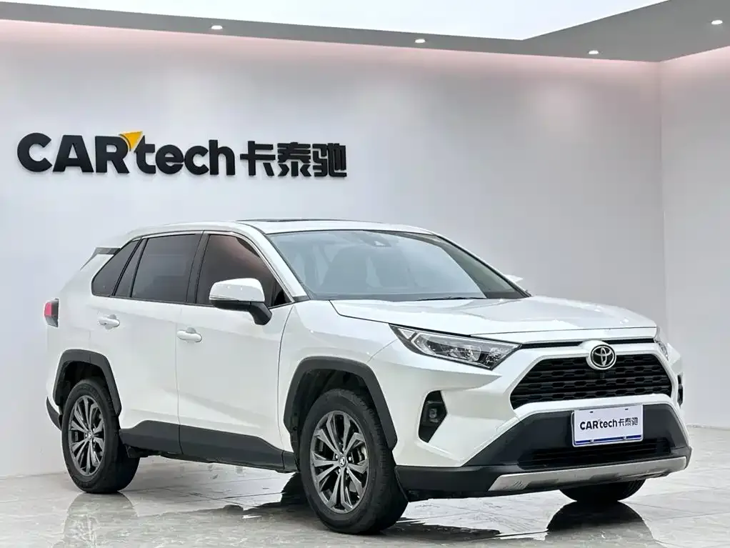 Toyota RAV4 — фото 7