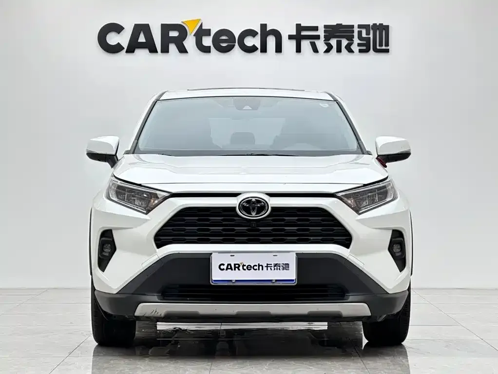 Toyota RAV4 — фото 9