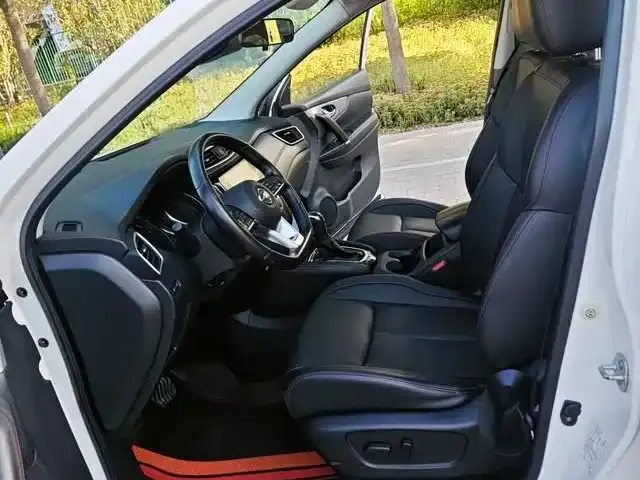 Nissan Qashqai — фото 2