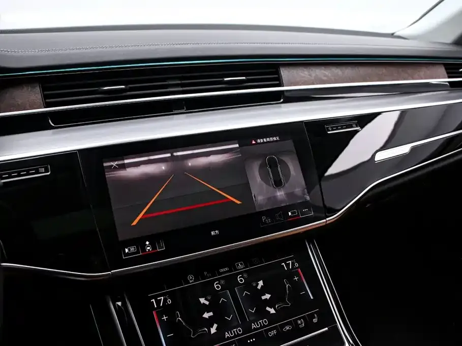 Audi A8 — фото 7