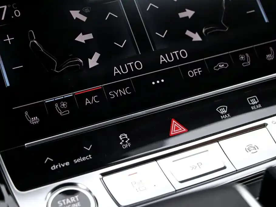Audi A8 — фото 5