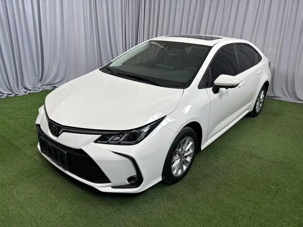 Toyota Corolla — фото 1