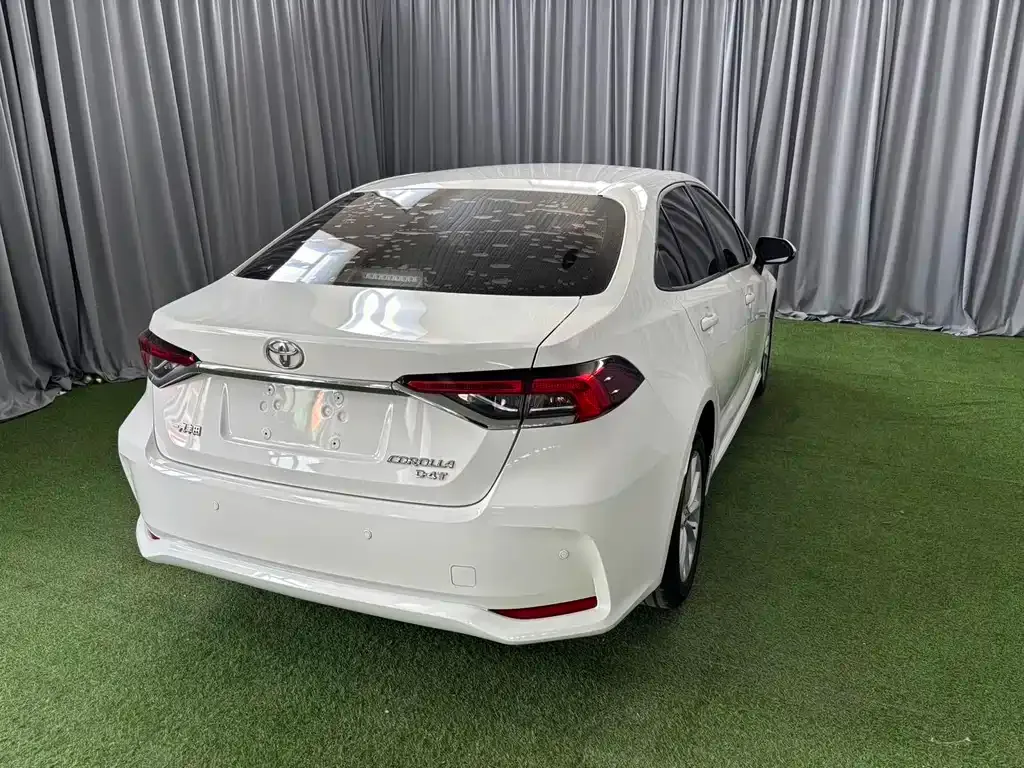Toyota Corolla — фото 4