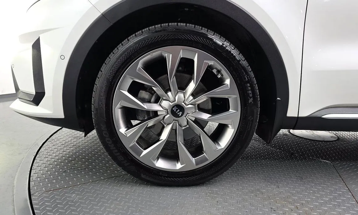 Kia Sorento — фото 6