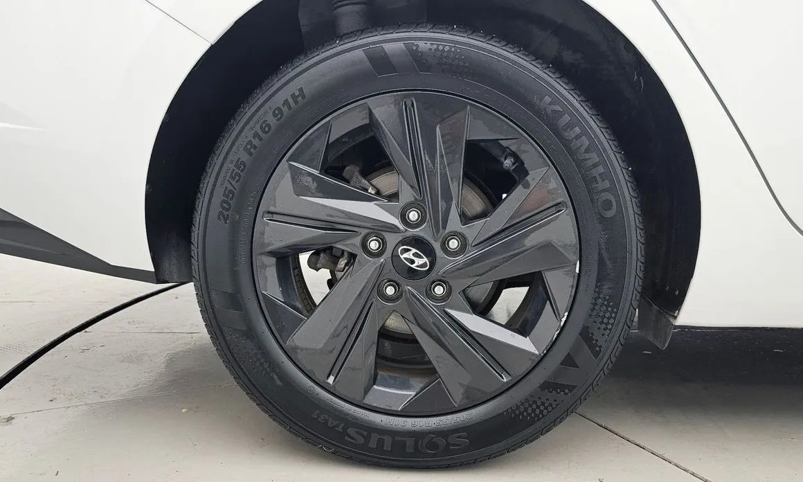 Hyundai AVANTE — фото 7