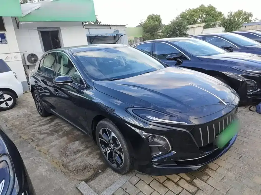 Hongqi E-QM5 — фото 10