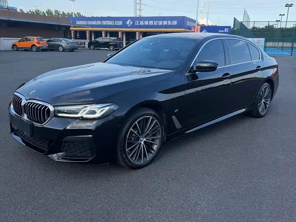 BMW 5 Series — фото 1