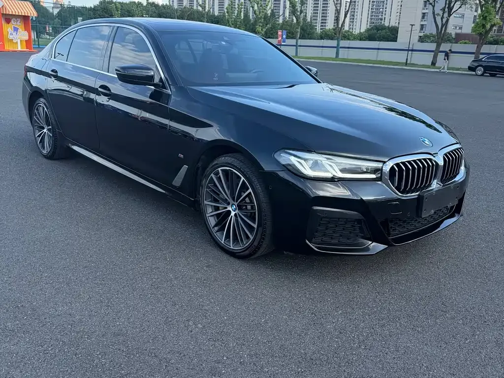 BMW 5 Series — фото 6