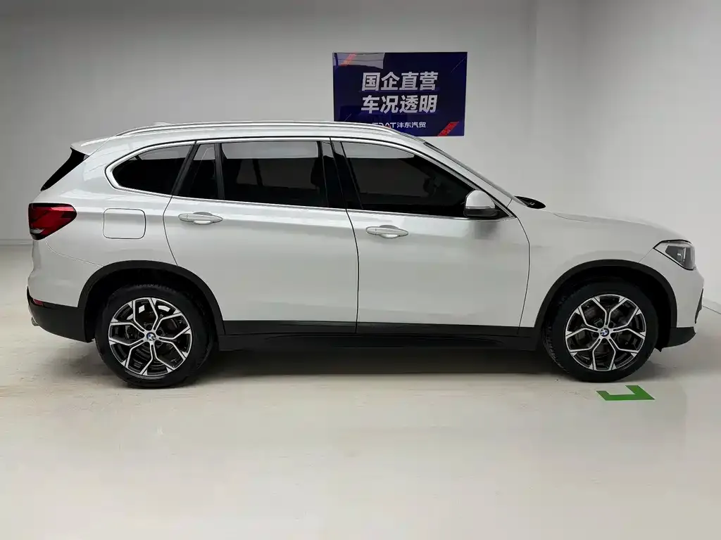 BMW X1 — фото 9