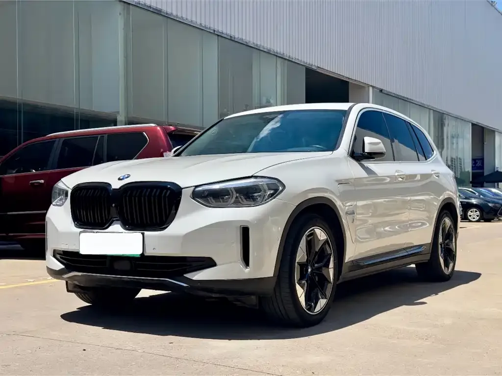 BMW iX3 — фото 1
