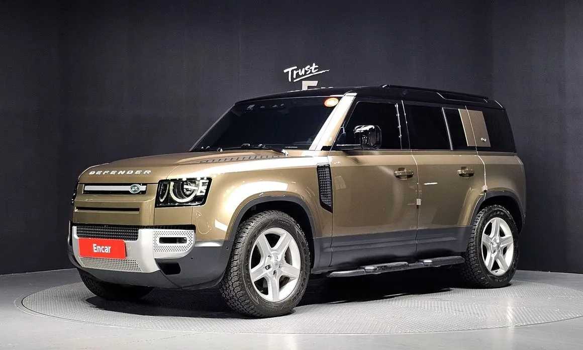 Land Rover Defender — фото 1
