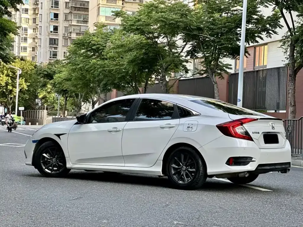 Honda Civic — фото 9