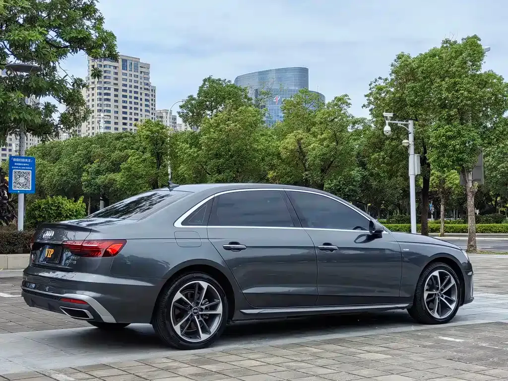 Audi A4L — фото 10
