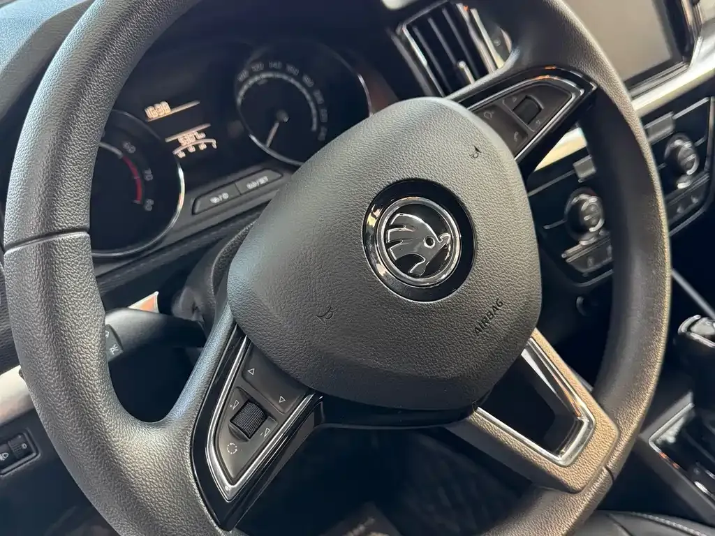 Skoda Kamiq — фото 3
