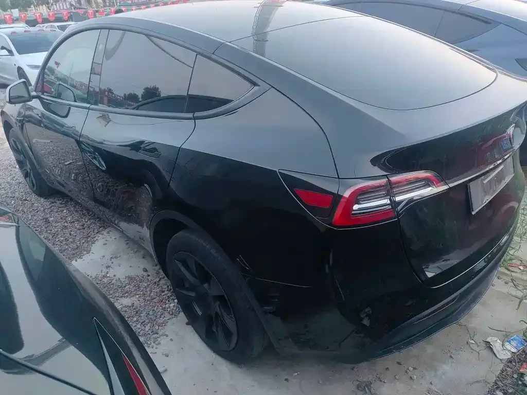 Tesla Model Y — фото 4