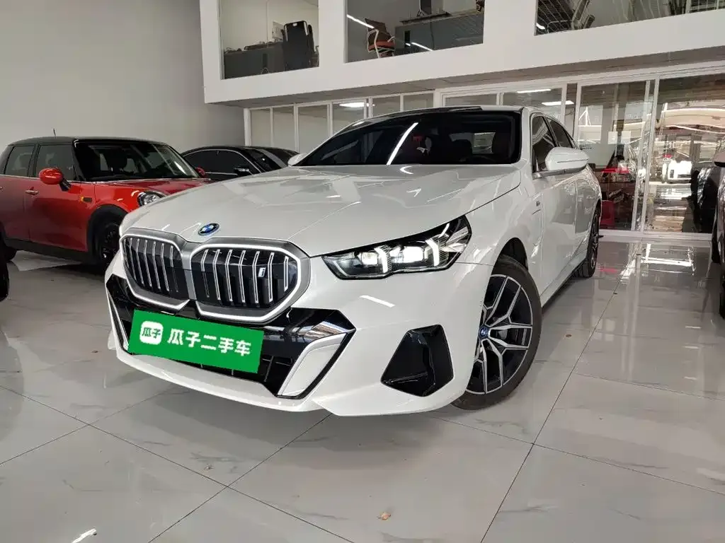BMW i5 — фото 8