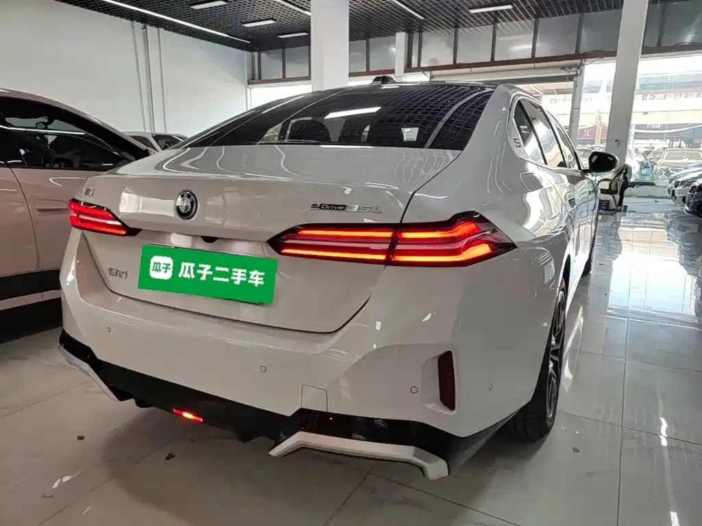BMW i5 — фото 9