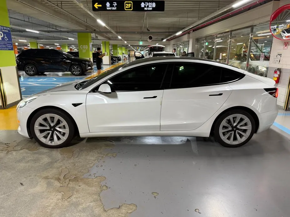 Tesla Model 3 — фото 10