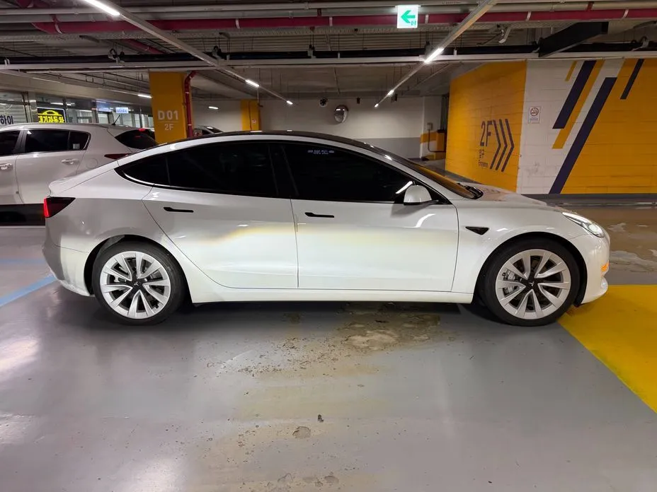 Tesla Model 3 — фото 9