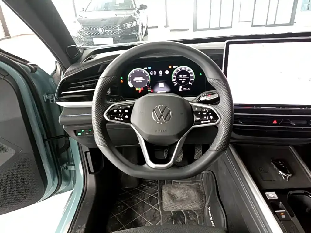 Volkswagen Passat — фото 10